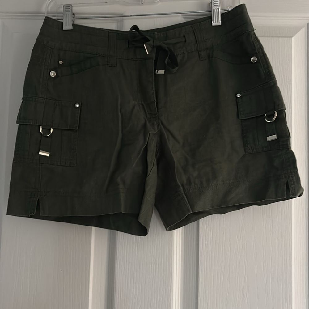 White House Black Market Linen Dark Olive Cargo Shorts Sz 0